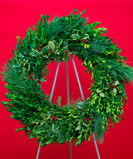 Boxwood Splendor Evergreen Wreath