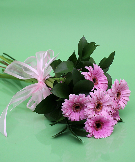 Gerbera Daisy Presentation Bouquet